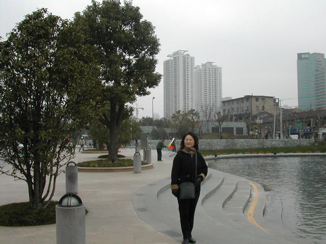 park_aptbehind.jpg